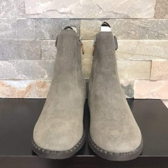 Gentle Souls Best Buckle Chelsea - Picture 5 of 10